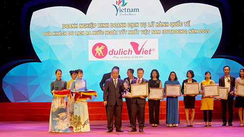 Công ty Cổ phần Truyền thông Du lịch Việt được vinh danh vị trí thứ 2 trong 10 doanh nghiệp kinh doanh lữ hành quốc tế đưa khách du lịch ra nước ngoài tốt nhất Việt Nam năm 2019